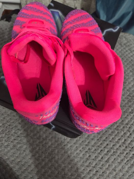 Кроссы найк розовые