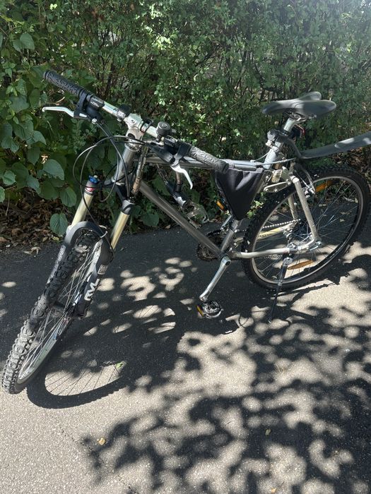 Bicicleta Specialized full suspension