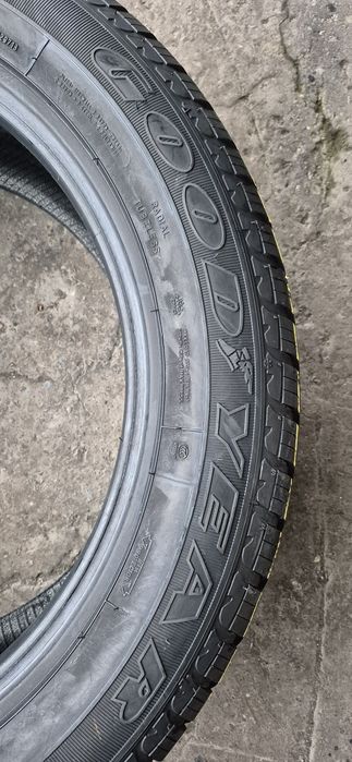 4 anvelope iarna runflat Goodyear,255/50/19.Pretul este pe bucata
