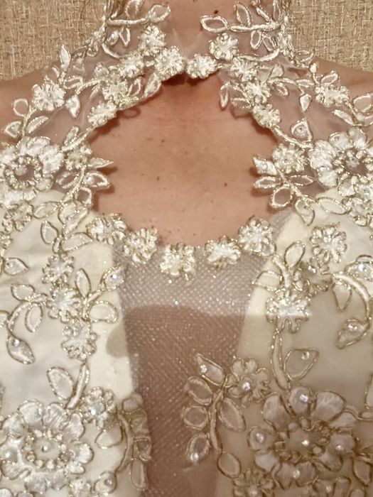 Продам шикарное свадебное платье.