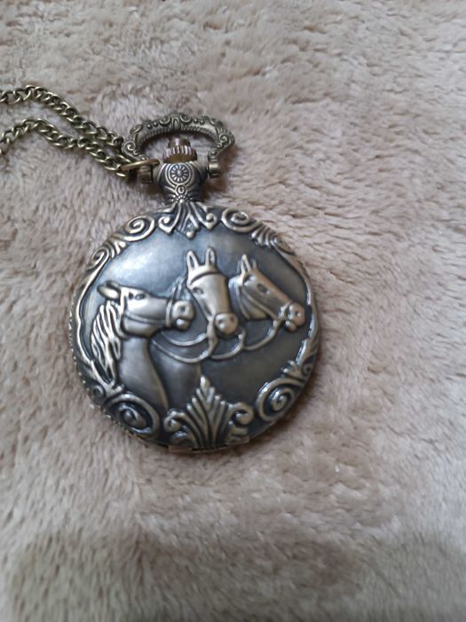 Джобен часовник нови!