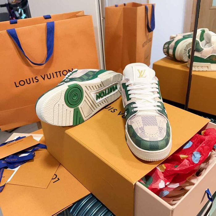 Louis Vuitton LV Louis Vuitton LV Trainer Sneaker DamierSneaker Damier