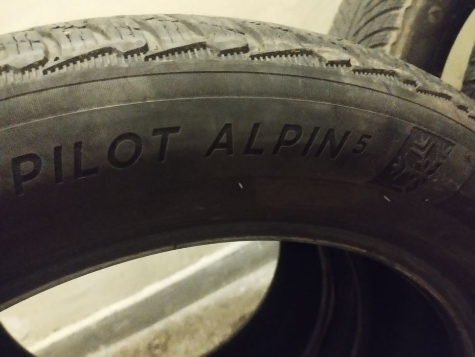 Продавам гуми Мишелин 215/55/18