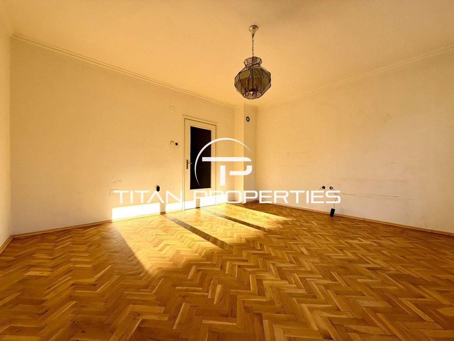 Ключ в агенцията! Тристаен апартамент в кв. Кършияка