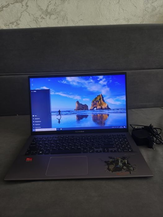 ASUS Athlon Silver • 4 ГБ • SSD 256 ГБ