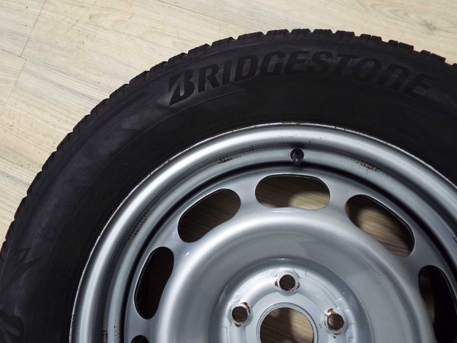 vand roata de rezerva 225/65/17 originala toyota rav4 pret 400lei