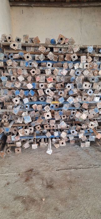 Аренда строительных стоек 3.70 м (телескопические).