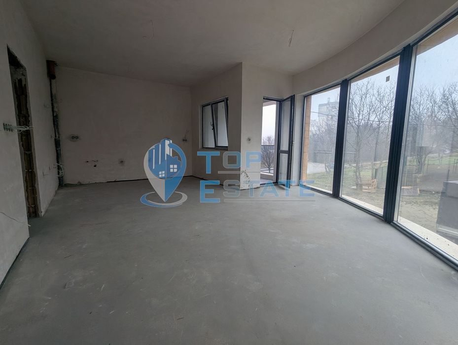 Тристаен апартамент в новстрояща се сграда в квартал Бузлуджа, град В