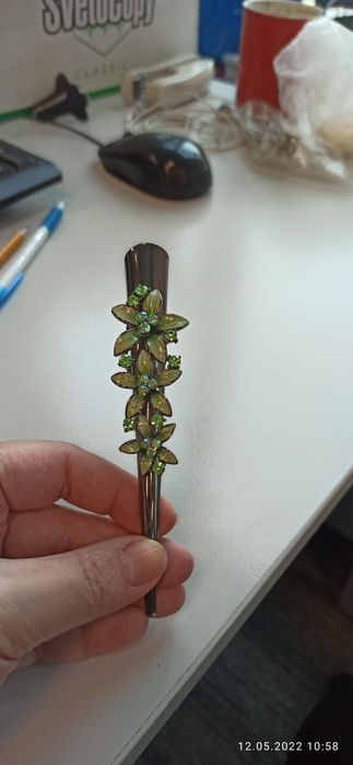 Заколка с камнями