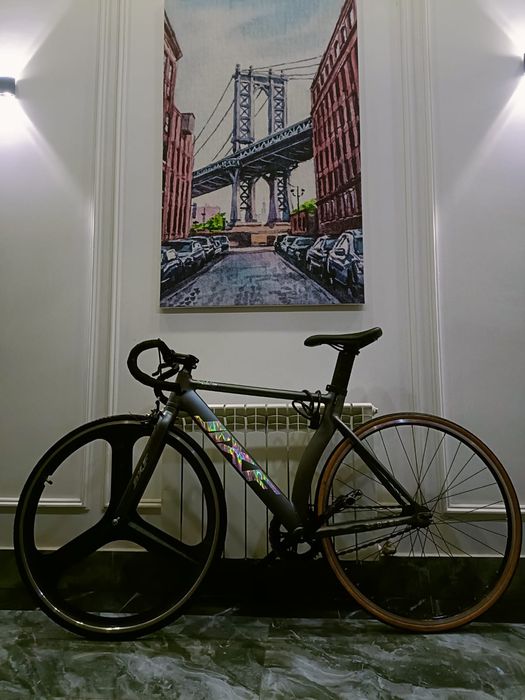 Стильный фикс / трековый велосипед JIXF
Прю