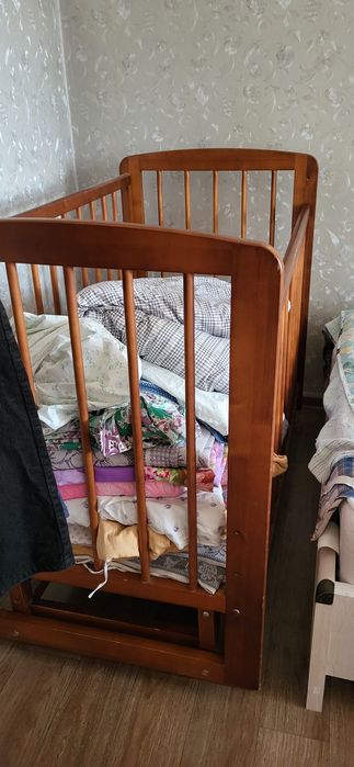 Манеж для детей из дерева.