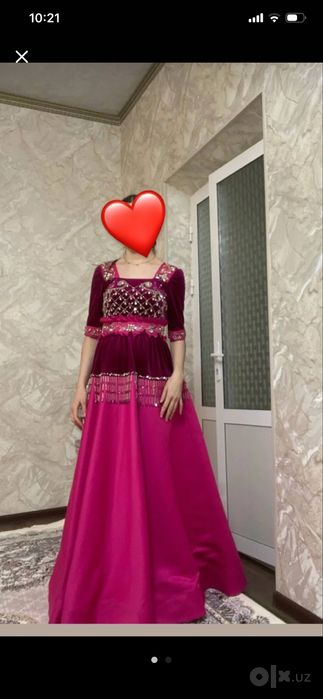 To‘q pushti rangli chiroyli bayram ko‘ylagi