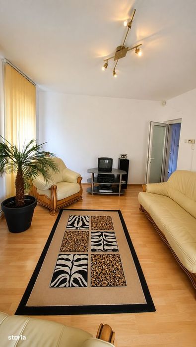 Racadau - 2 camere, decomandat, spatios, mobilat, utilat, boxa!
