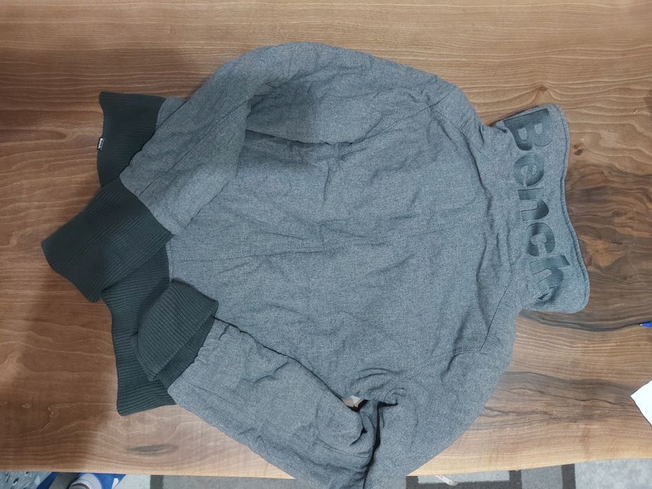 Дамски Яке Bench. И  бяло яке размер S