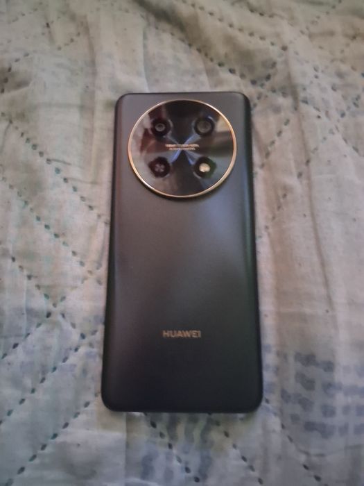 Продавам телефон Хуавей нова 12I
