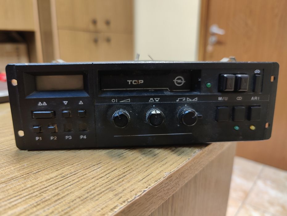 Радио касетофон Opel