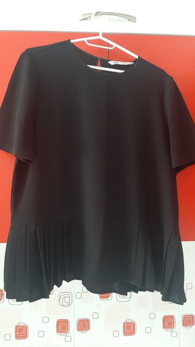 Дамска блуза ZARA L, Черна с пискюл L, ,Зелена Зара S и блуза Мохито М