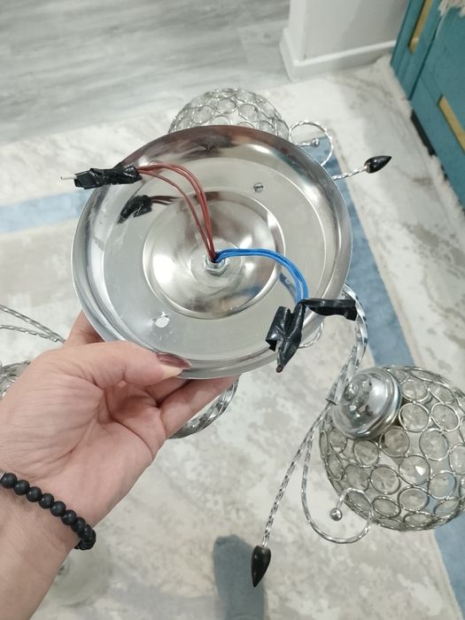 Продам люстру 3х рожковую