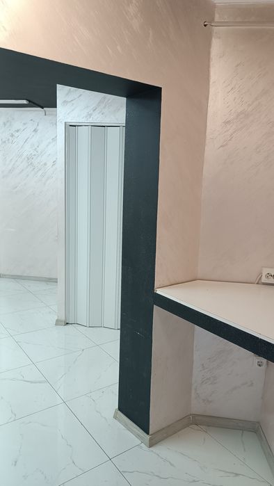 Spatiu mic la stradă, Nicolina