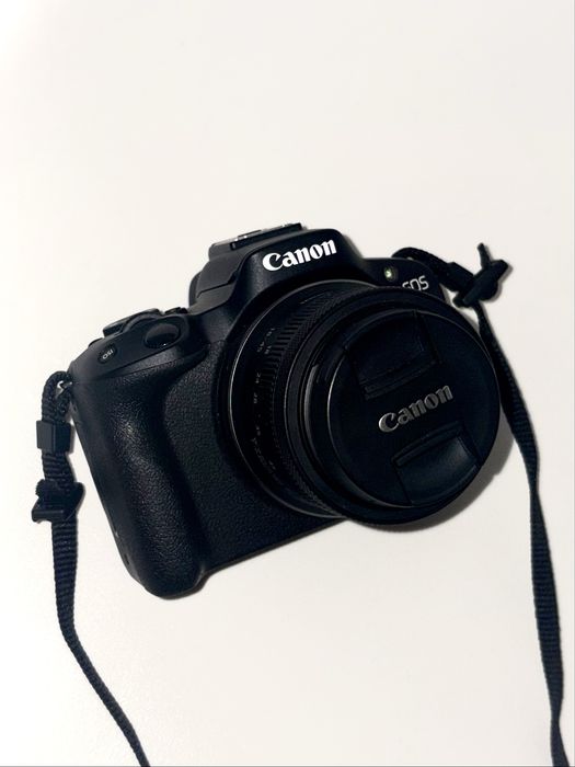 (SET) Cameră foto Canon R50 fotografi/vlogging/content + 2 obiective