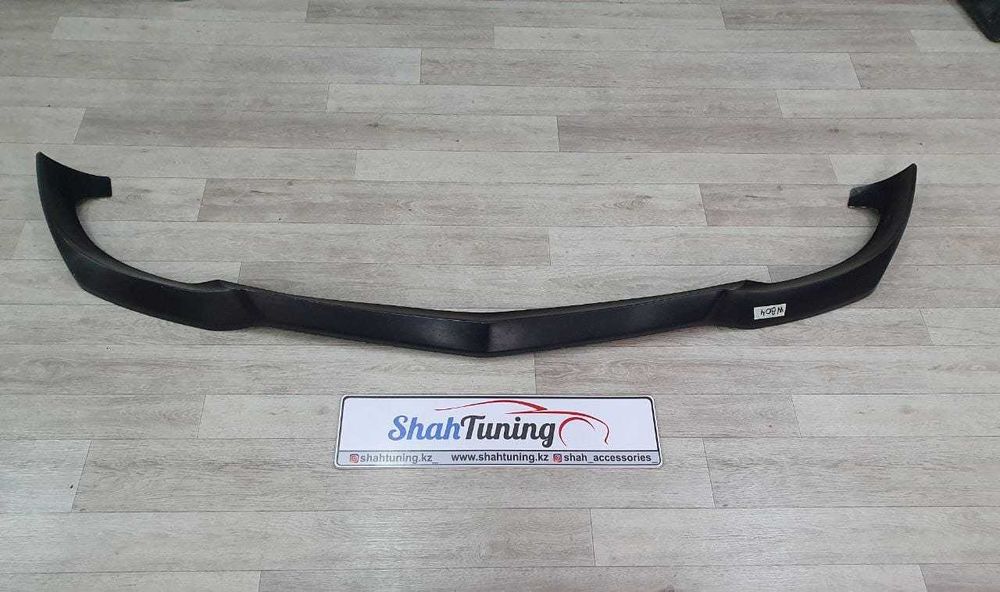 Сплитер на передний бампер AMG  W204