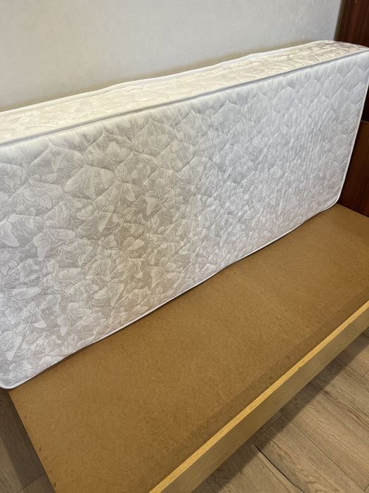 Матрас для кровати