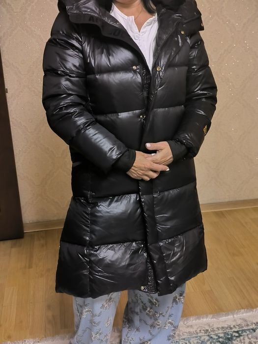 Продам пуховики новые
