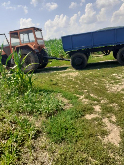 Tractor universal u 650