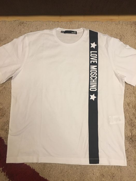 Tricou Love Moschino ..