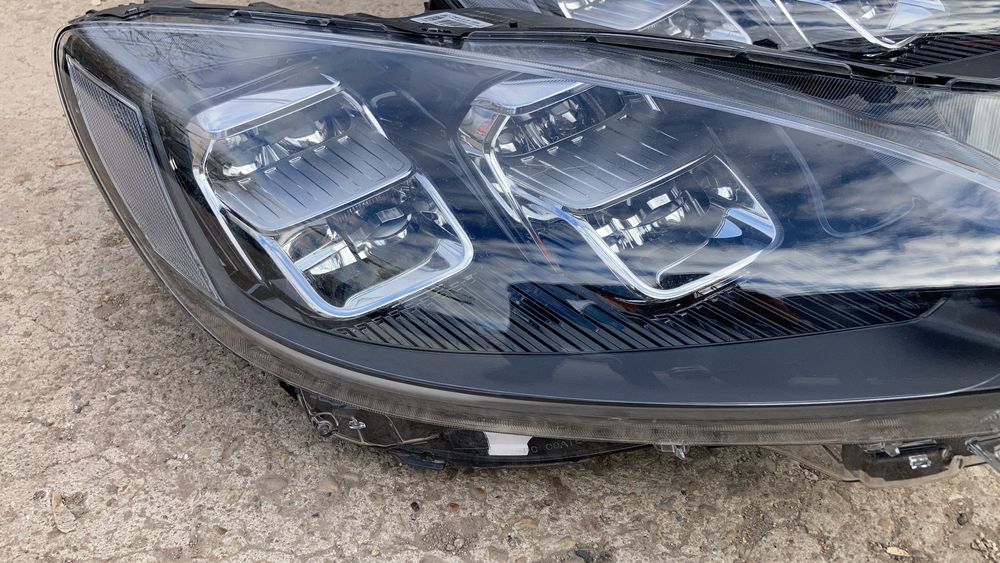 Far faruri Ford Kuga 3 mk3  2020 , 2021 , 2022 far Stanga dreapta