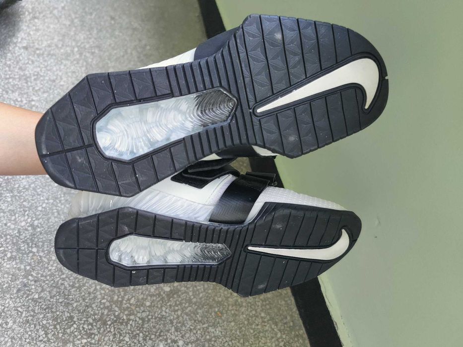 Вдигане на тежести Nike