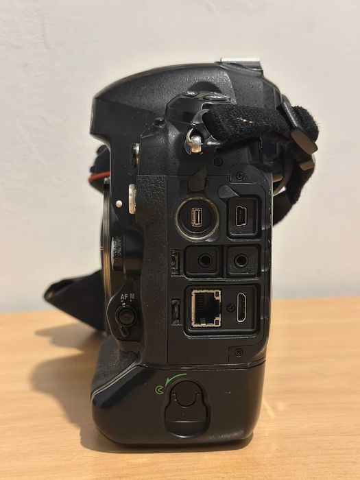 Vand camera foto profesionala Nikon D4s