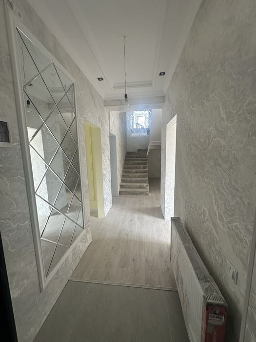 Жомбой уй ховли сотилади 2 каватли