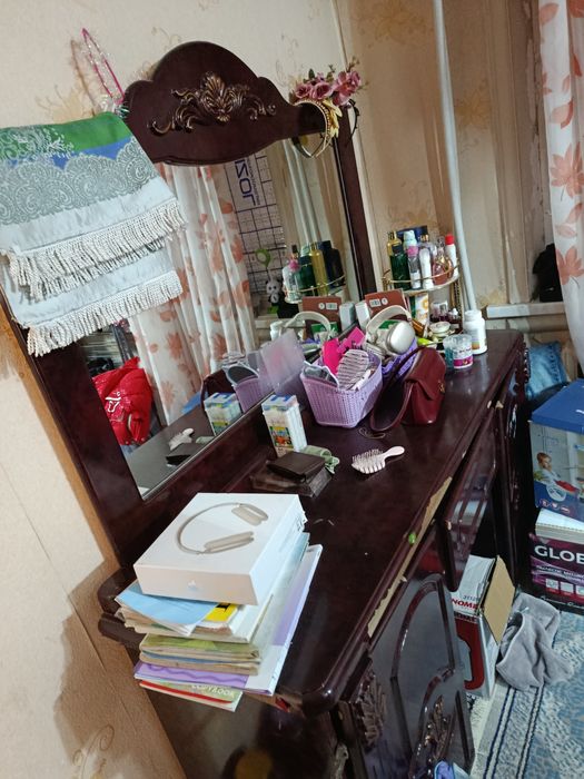 Mebil sotiladi narxi kelishiladi