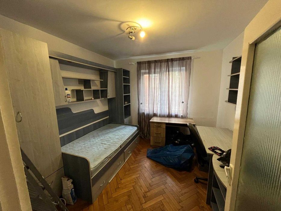 Inchiriez Apartament cu 3 camere