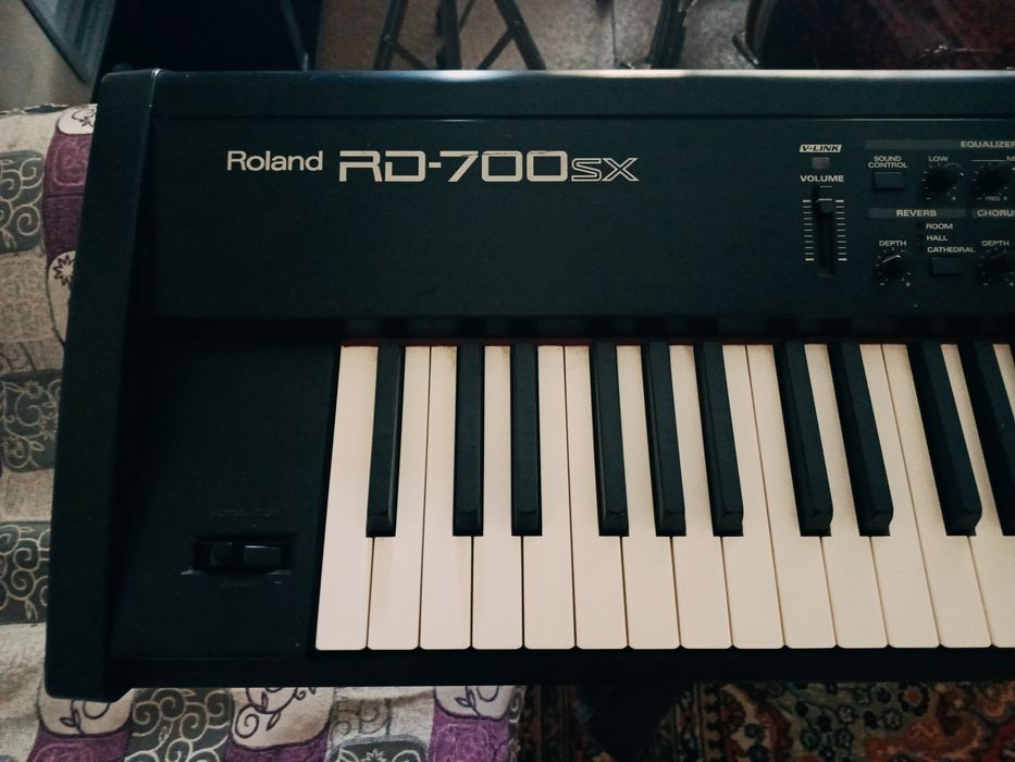 Синтезатор Roland Комбик Roland