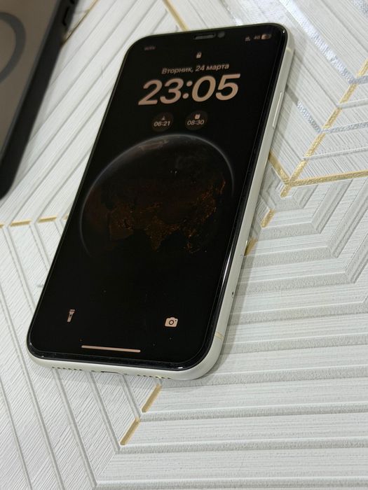 Айфон 11 64 гб  сатылады