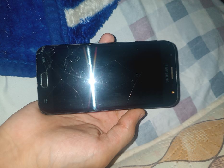 Samsung j3 2017  .