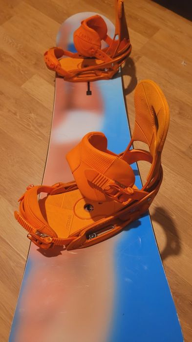 Placa snowboard Burton 156 + legaturi Burton Cartel EST