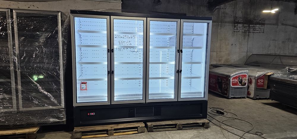 Хладилна витрина 250х200х75
