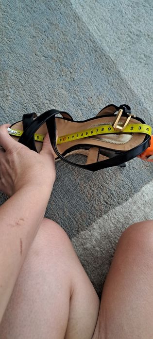 Vând sandale dsquared2