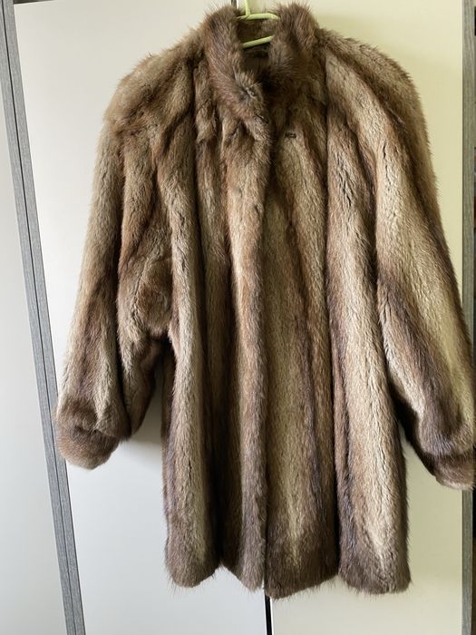Haina din  blana naturala de nurca