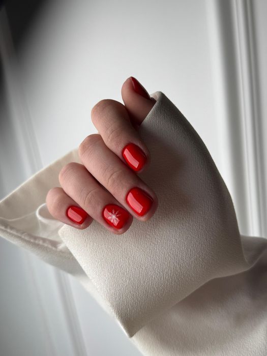 Manichiura si Pedichiura Estetica: semi/gel Dumbravita