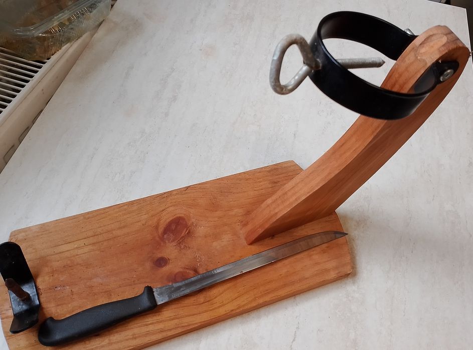 Suport jambon din lemn