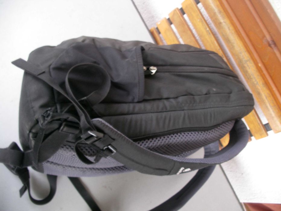 DEUTER ДОИТЪР раница за лаптоп.