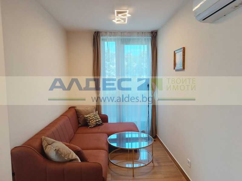 Дава се под наем Тристаен апартамент в София, Изток - 125 кв.м за 1275 € - Снимка #2