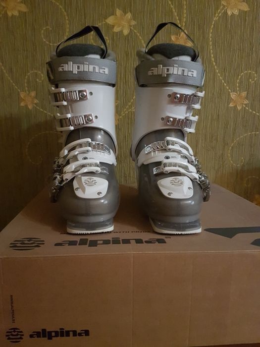 Горнолыжные ботинки Alpina