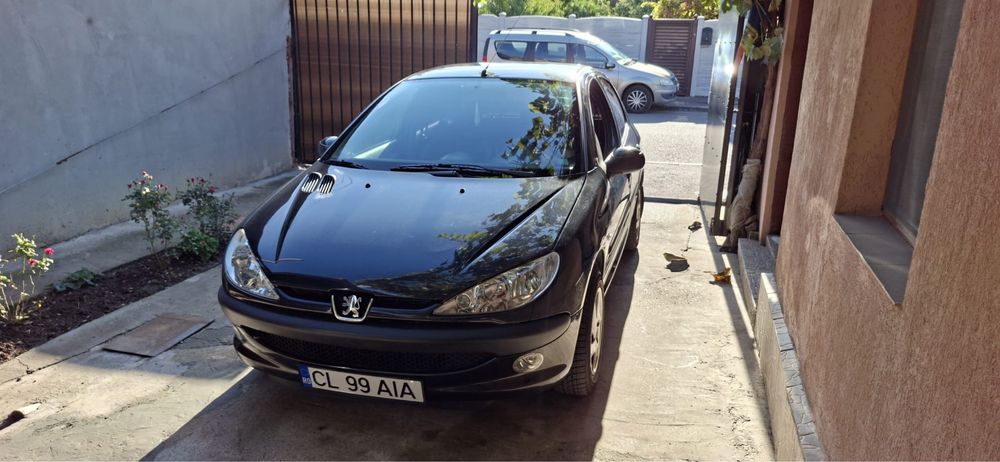Peugeot 206 2008 benzină, 905 € — imagine 1