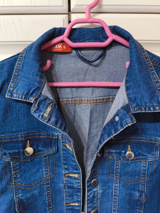 Geaca denim albastră