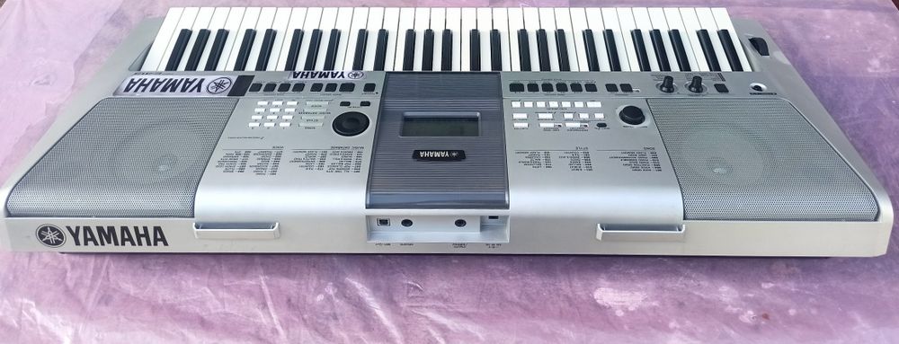 Yamaha psr E413 sotiladi